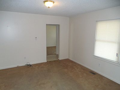 3rd image of 605 Montgomery St
