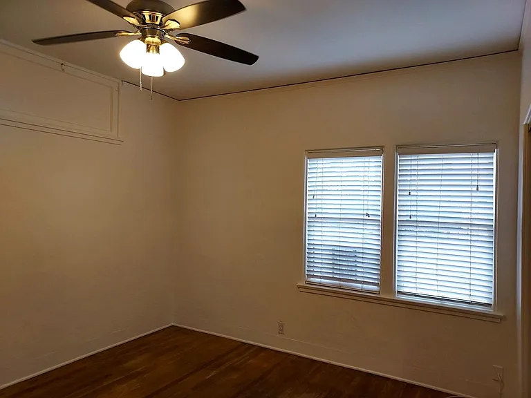 South Mission Hills/Midtown 2 Bed/2 Bath Downstairs Apartment — Photo 9