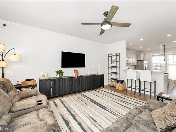 5th image of 205 Longley Green Dr