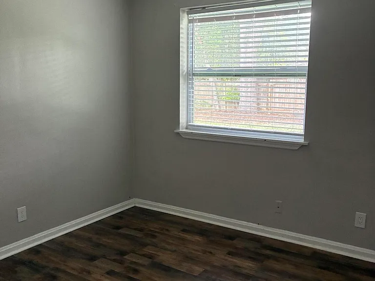 1739 Cesery Blvd — Photo 12