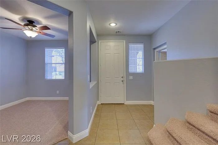 3 bed, 2.5 bath, 1909 sqft, $2,137 — Photo 4