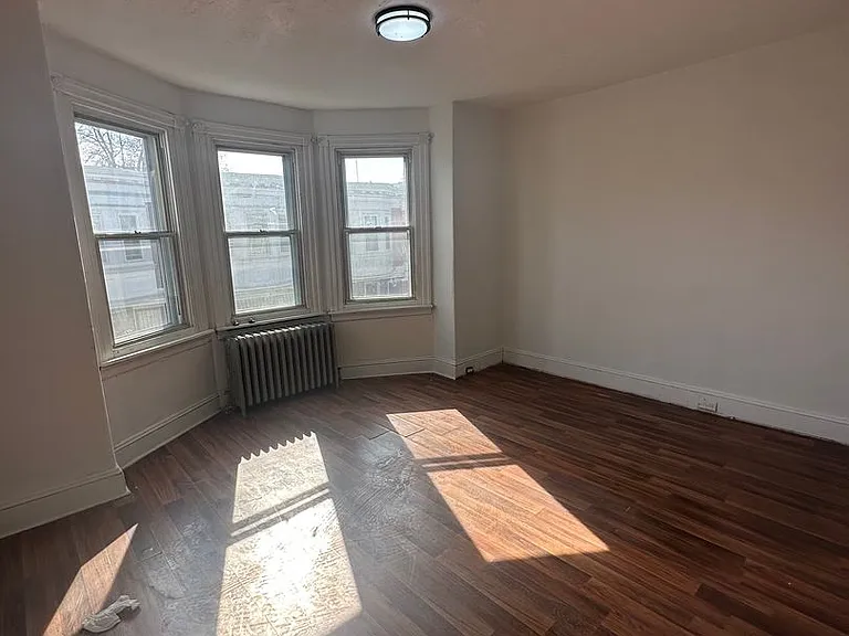 4214 N Darien St — Photo 10