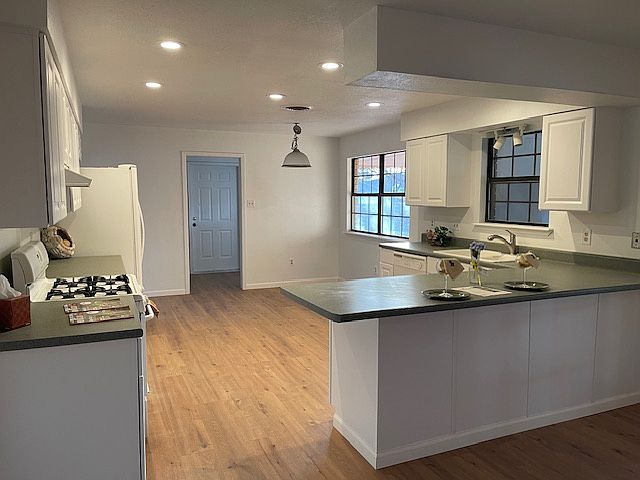 1st image of 453 Eagle Dr