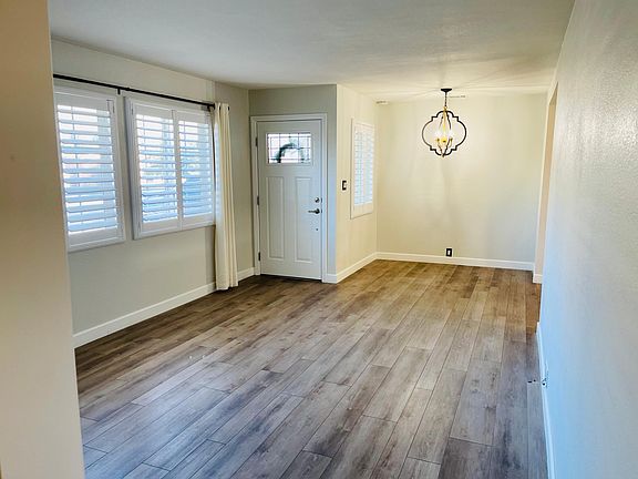 living room/dining room