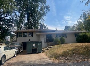 2032 Lakeshore Dr, Madisonville, KY 42431