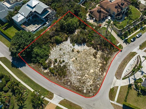2nd image of 870 Caxambas Dr
