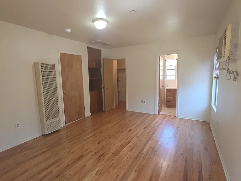 1844 S Chapel Ave #1/2 — Photo 2
