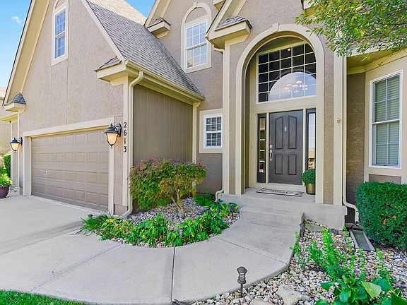 2nd image of 2613 SW Wintergarden Dr
