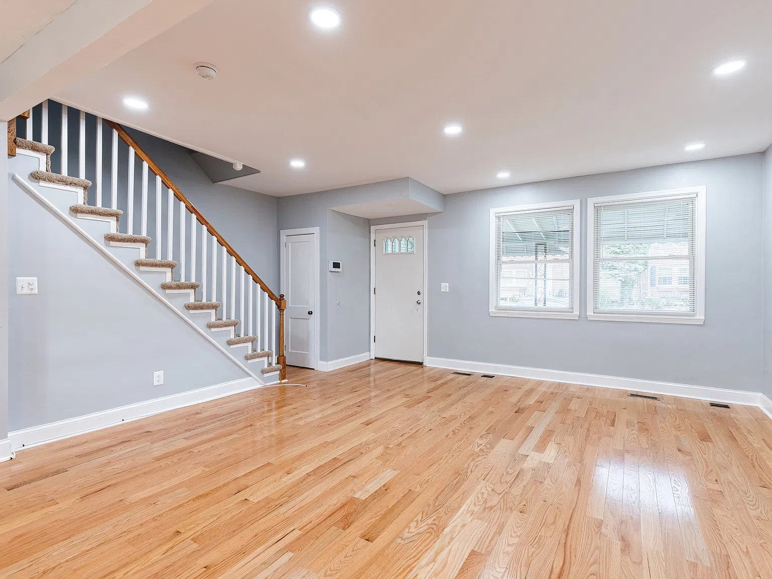3 bed, 1860 sqft, $2,300 — Photo 4
