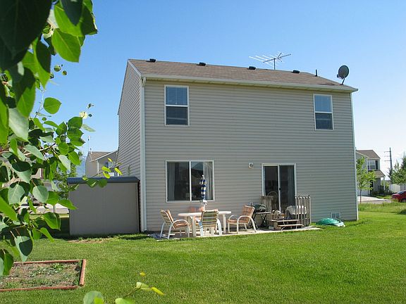Great yard - shed and swingset stay!