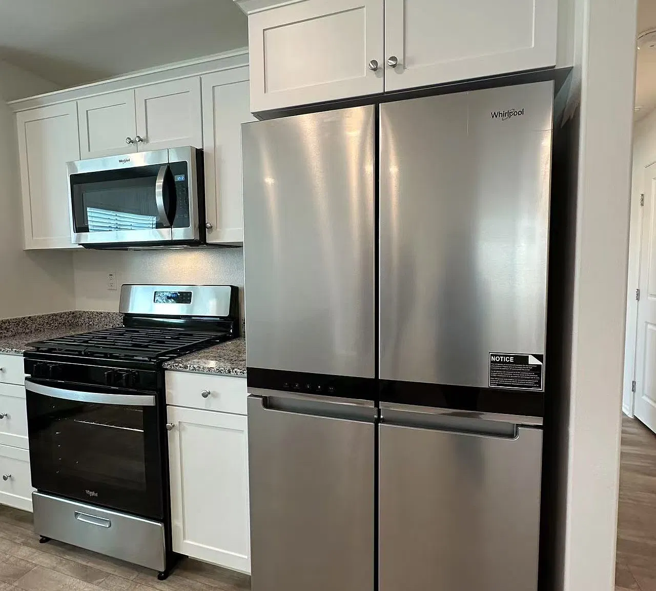 3 bed, 1352 sqft, $2,745 — Photo 3
