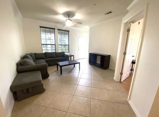 1142 SW 9th Rd APT 403, Gainesville, FL 32601