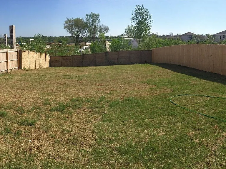 1516 Chama Dr — Photo 2