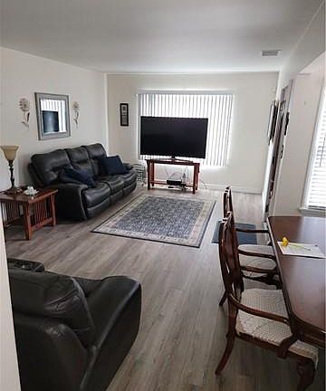 2nd image of 14651 Harvest Ave