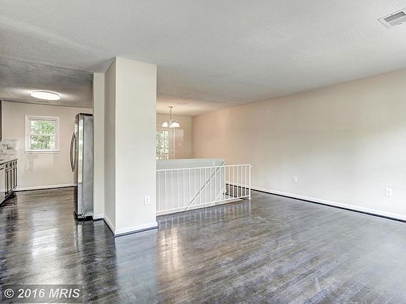 4th image of 14026 Mathews Dr