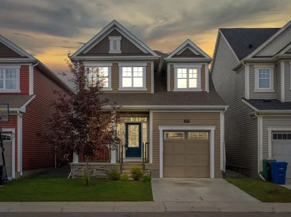 121 S Osborne Cmn SW, Airdrie, AB T4B 5G6
