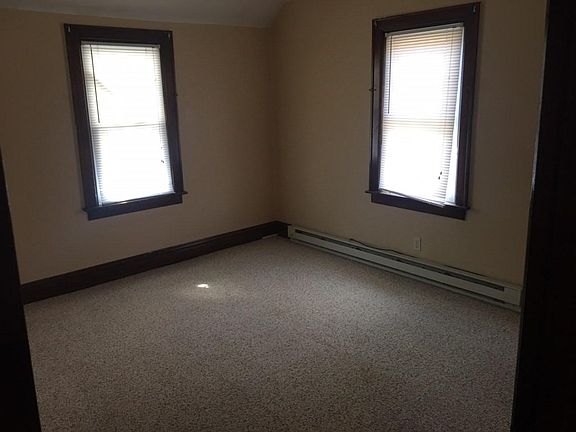 4th image of 3613 Noyes Ave APT 4