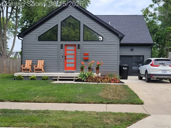 26514 Barrington St, Madison Heights, MI 48071