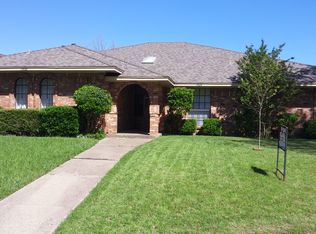 1434 Pinnacle Peak Dr, Desoto, TX 75115