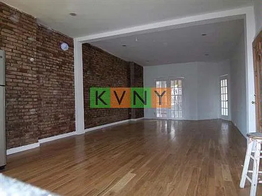 Rented by KVNY Soho | media 38