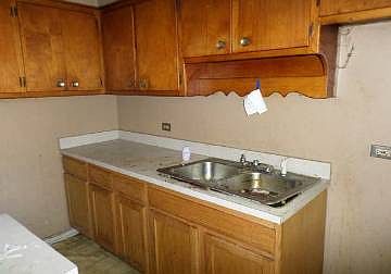 3rd image of 2326 Bradley Pl