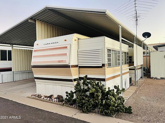 2nd image of 209 E Ocotillo Dr