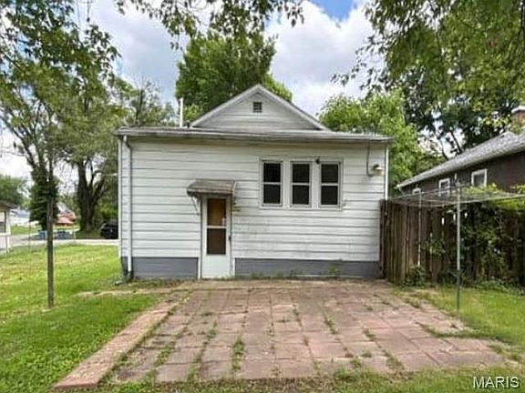 2nd image of 402 Condit Ave