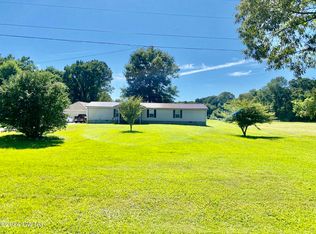 24 Fly Rd, Humboldt, TN 38343