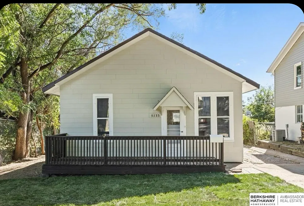 5133 Pine St — Photo 1