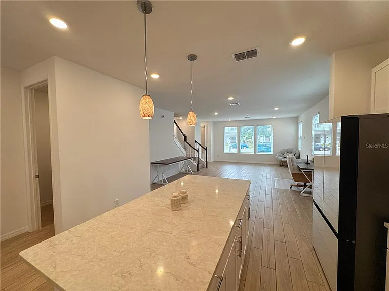 2956 Voyager Ave — Photo 2