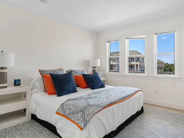 829 Dune Rd — Photo 14
