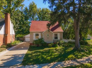 1 Dawes Pl, Bloomington, IL 61701