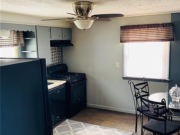 2nd image of 109 Kamper Ave