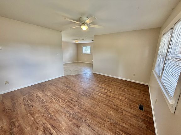 2nd image of 1187 Salem Ct