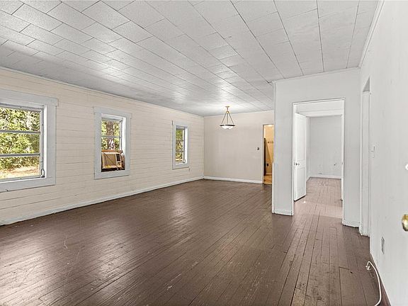 3rd image of 2917 NE 14th Ave
