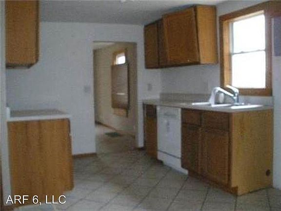 5th image of 8816 E Thompson Ave