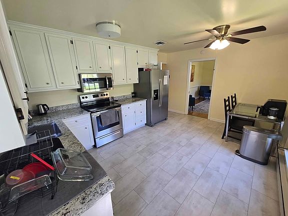 2nd image of 213 Surrey Rd #3