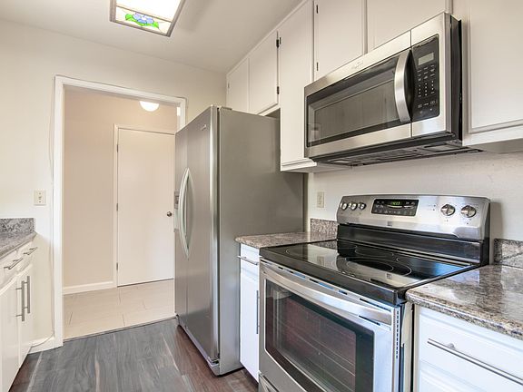 4th image of 2909 Simkins Ct
