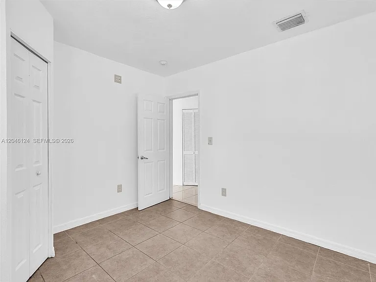 5801 NW 113th Ter — Photo 9