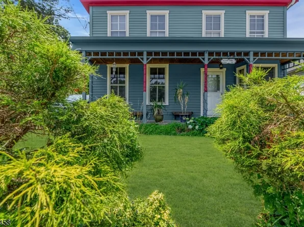 135 Main St, Hampton Boro, NJ 08827