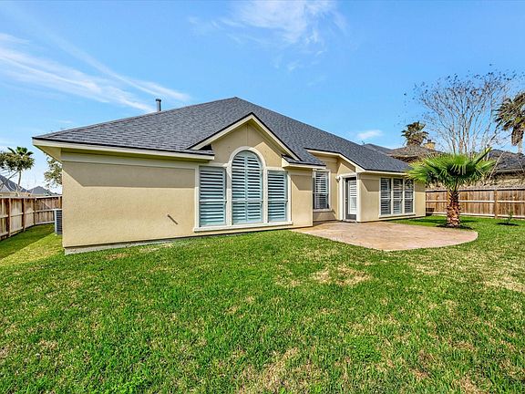 4th image of 2806 Sea Channel Dr
