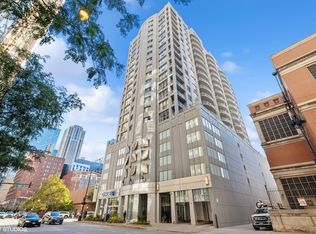 600 N Dearborn St APT 1005, Chicago, IL 60654