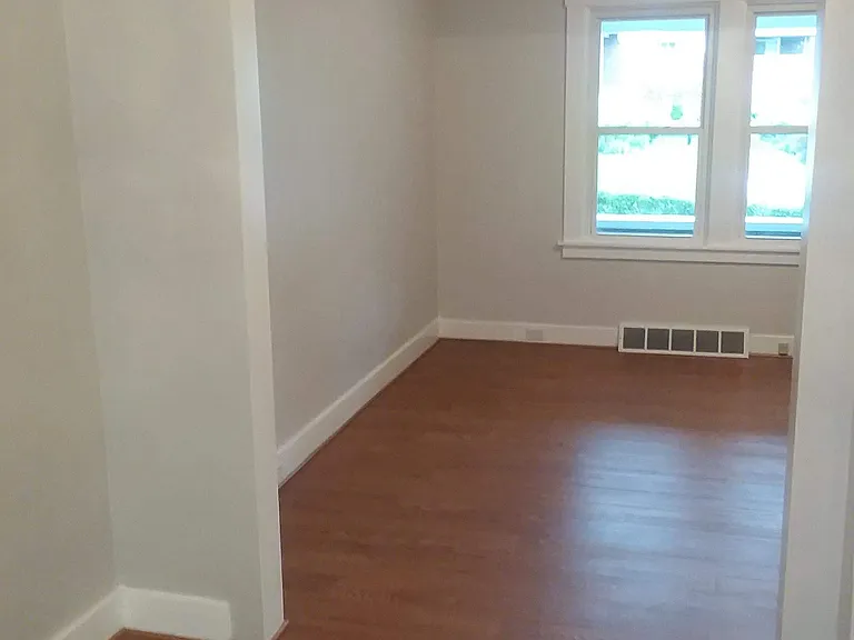 902 Kennebec St — Photo 6