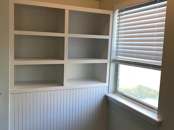 5th image of 802 W San Antonio St #1