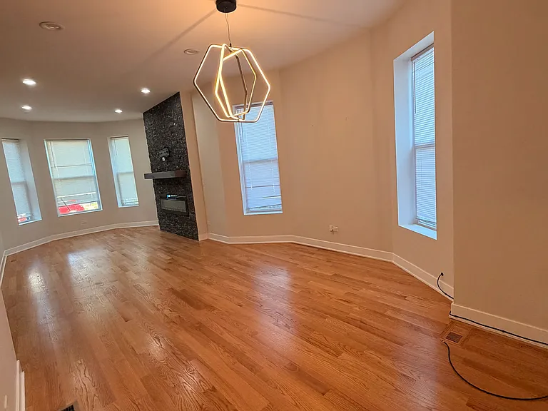6350 S Champlain Ave #1 — Photo 10