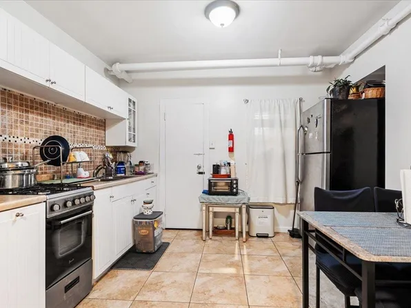 51 Booraem Avenue image 28 of 32