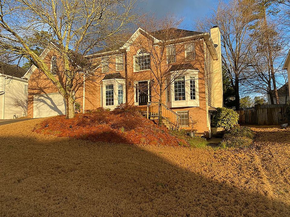 2nd image of 2820 Chapman Way
