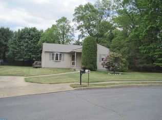 9 Morrison Dr, Sicklerville, NJ 08081
