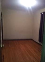 4th image of 5607 S Sacramento Ave #1
