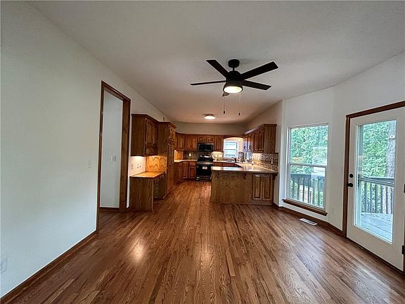 5th image of 5642 N Ames Ave